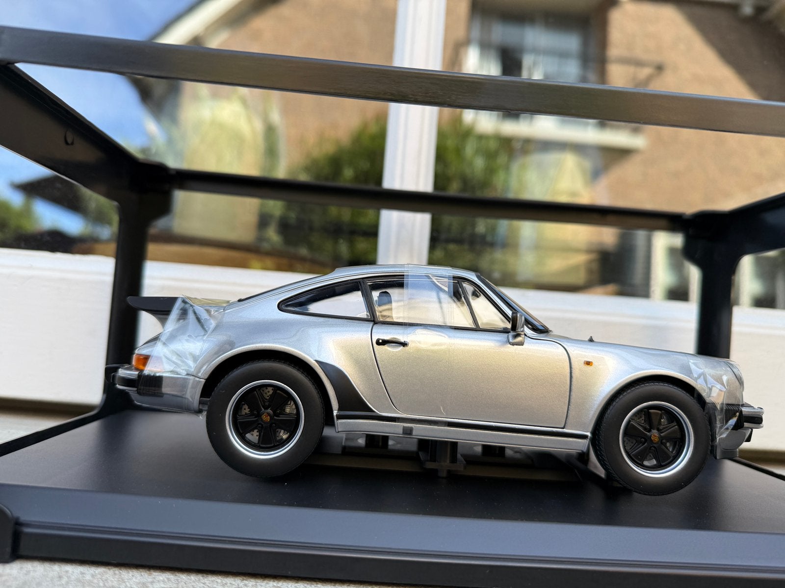 1:18 Porsche 911 930 Turbo 3.3 zilver 1977 Norev 187574, Auto, Norev, 70-72 Av. de Bohlen, Vaulx-en-Velin, 69120, France, Norev