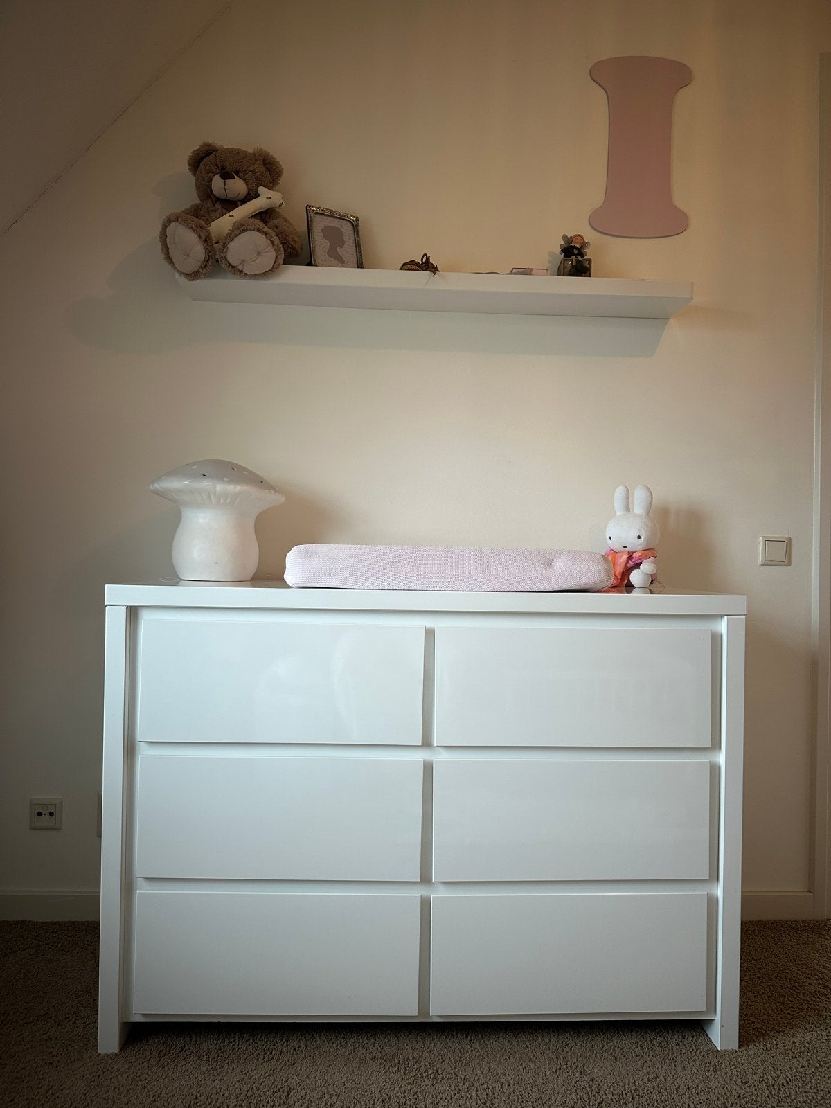 Bopita Babykamer Set: Ledikant, Commode, Wandplank, Ophalen, 50 tot 70 cm, 100 cm of meer, Zo goed als nieuw