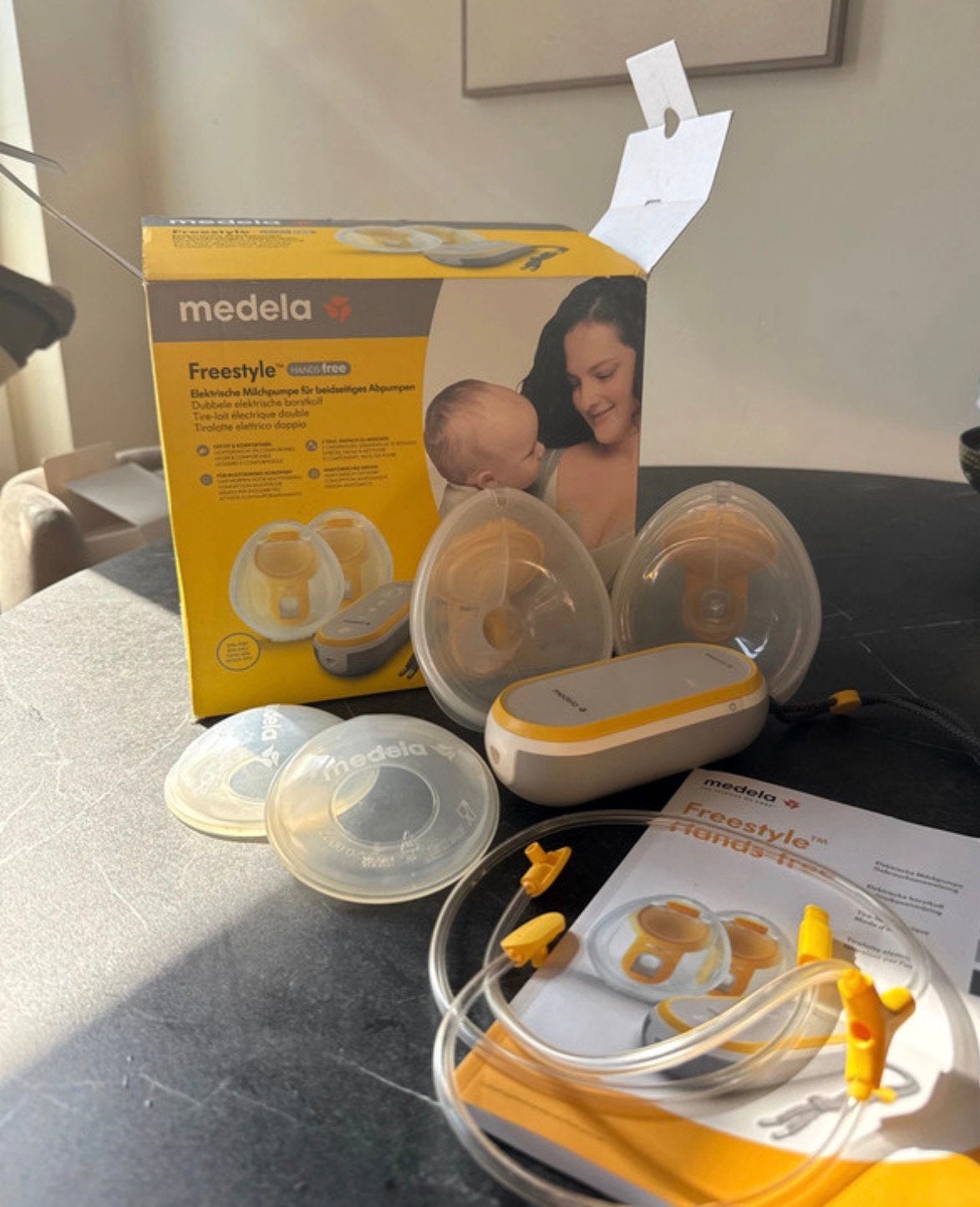 Medela dreestyle handsfree kolf, Ophalen of Verzenden, Zo goed als nieuw, Borstkolf