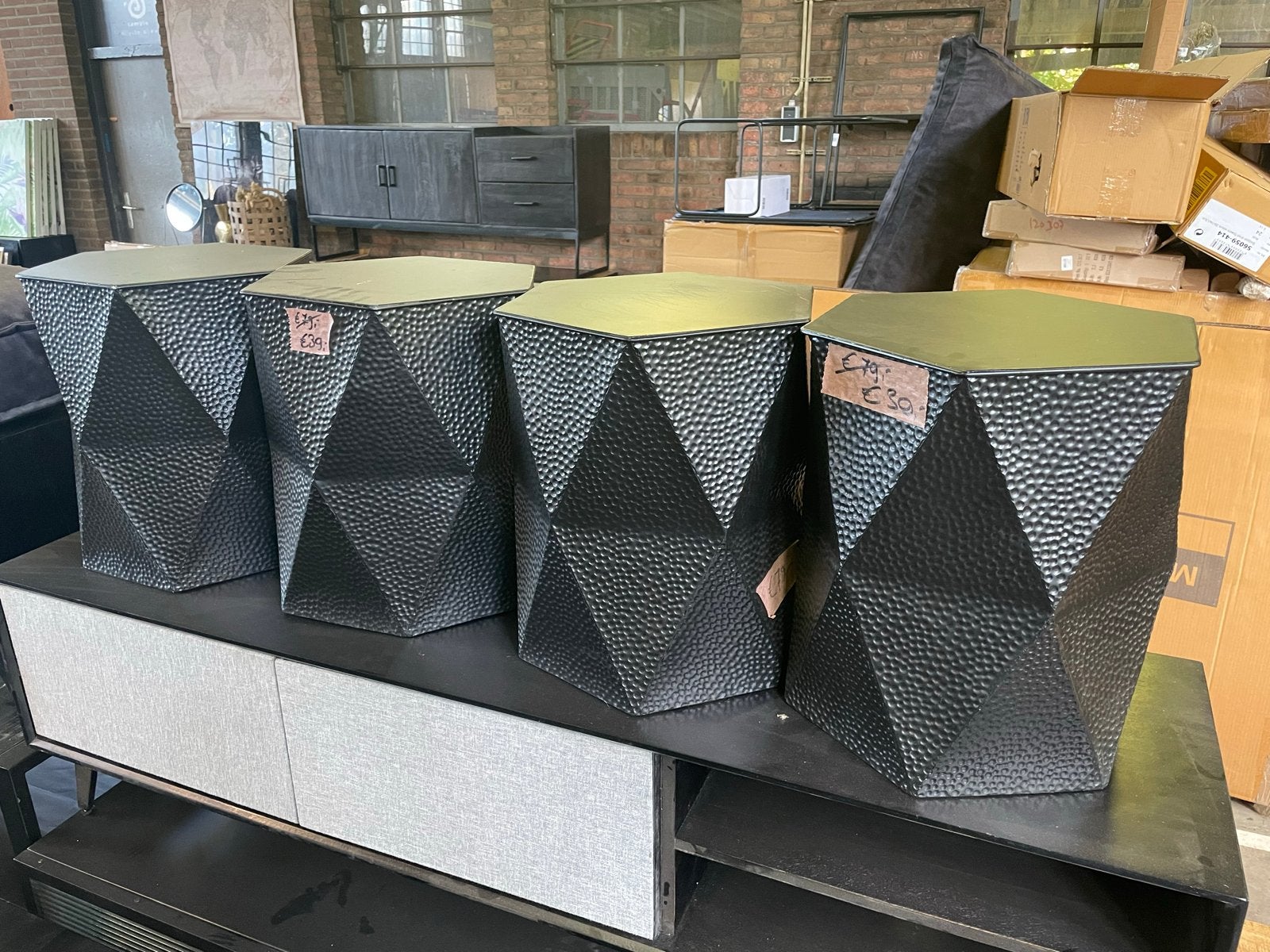 Stijlvolle Bijzettafel - Diverse Modellen en Materialen, Minder dan 55 cm, Metaal of Aluminium, Nieuw, Overige vormen