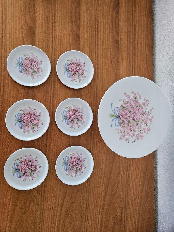 Dekschaal met 6 schattige petit four bordjes/gebakset, Ophalen of Verzenden, Overige stijlen, Aardewerk, Schaal of Schalen