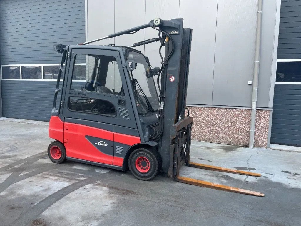 Linde E30 heftruck Sideshift en vorkenspreider (bj 2014), Zakelijke goederen, Machines en Bouw | Heftrucks en Intern transport