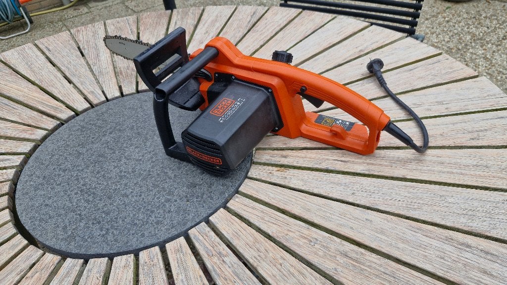 Foto 4 van Black & Dekker electrische kettingzaag