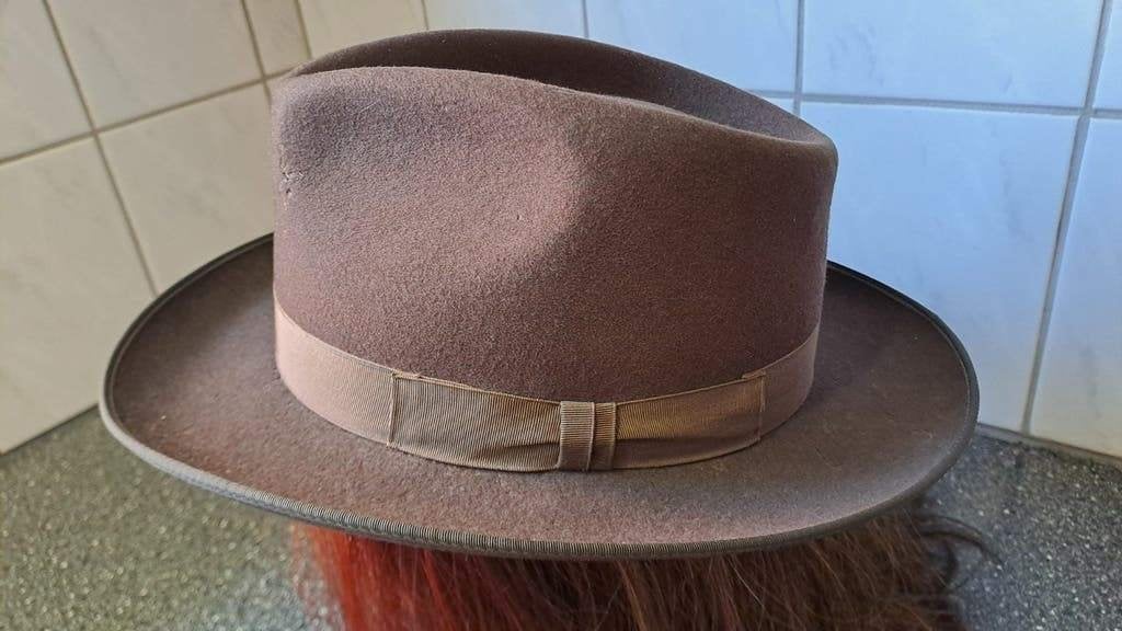 Vintage bruine carlson hoed, Kleding | Dames, Carlson, Onbekend, Zo goed als nieuw, Onbekend