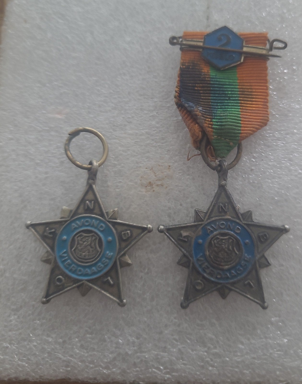 2 Avond Vierdaagse Medailles - Historische Herinnering, Verzenden