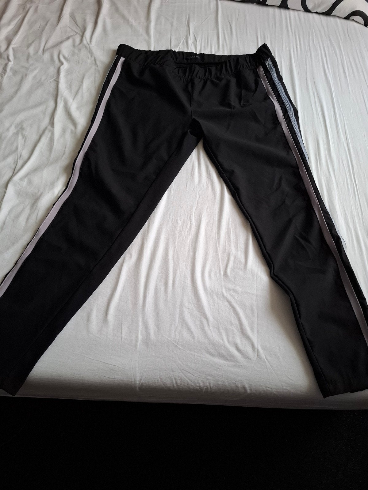 Norah lange zwarte broek maat 46, Kleding | Dames, Ophalen of Verzenden, Zo goed als nieuw, Zwart, Legging