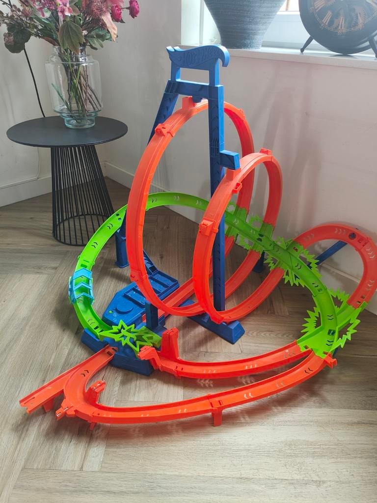 Hot Wheels Racebaan met Loopings en Lanceerder, Kinderen en Baby's, Speelgoed | Racebanen, Ophalen, Handmatig, Hot Wheels