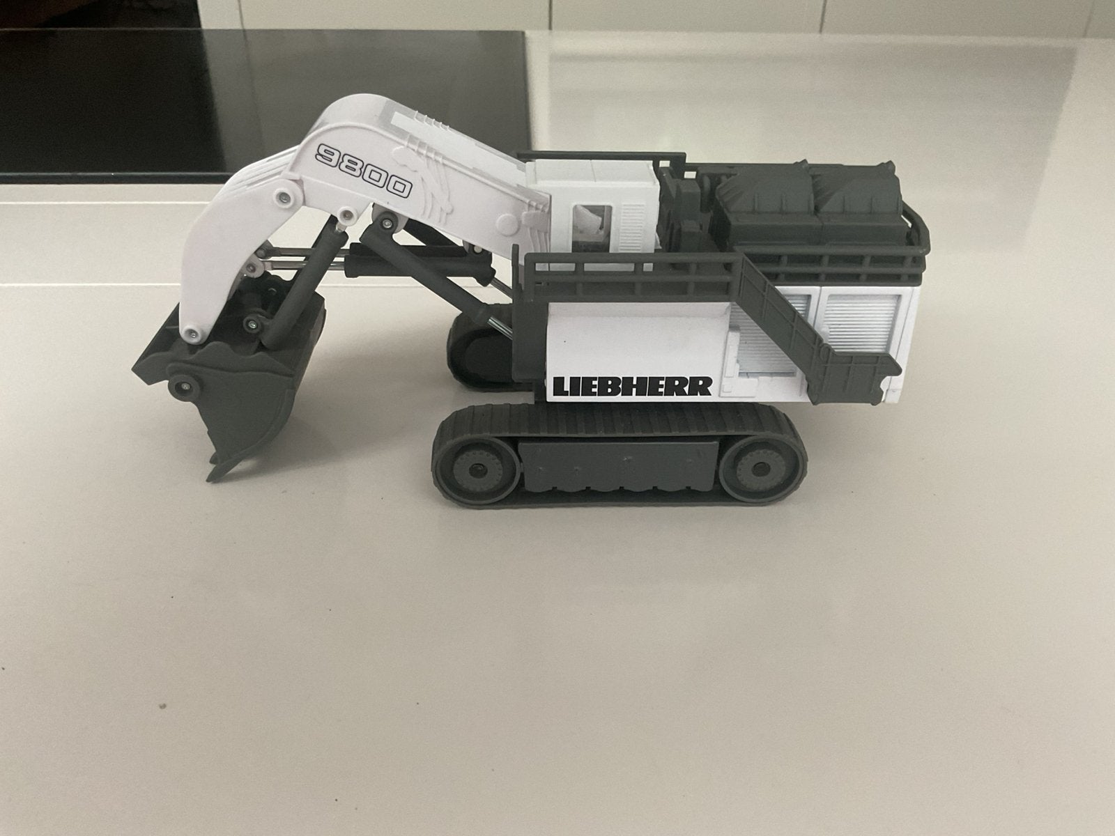 Liebherr van Siku in nieuwstaat, Ophalen, Zo goed als nieuw, Tractor of Landbouw
