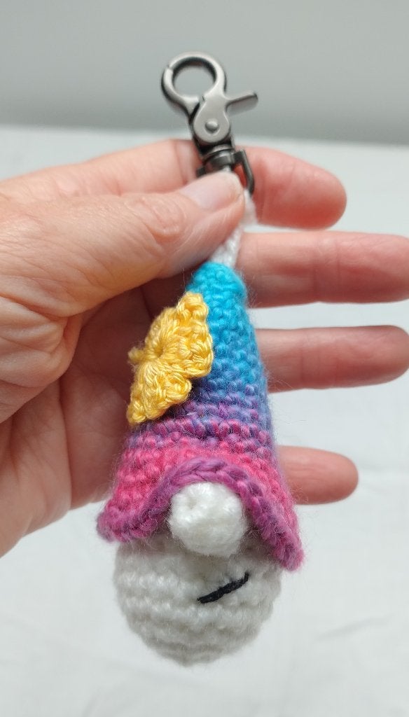 Gnome kabouter tashanger sleutelhanger gehaakt, Ophalen of Verzenden, Nieuw, Knuffel of Figuurtje
