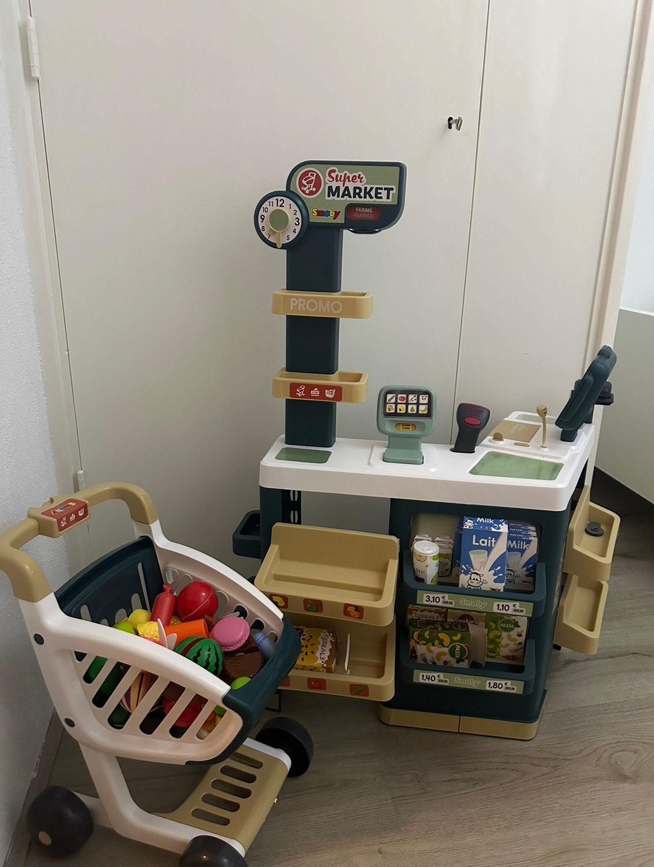 Smoby supermarkt, Kinderen en Baby's, Speelgoed | Speelkeukens, Ophalen, Zo goed als nieuw, Kunststof