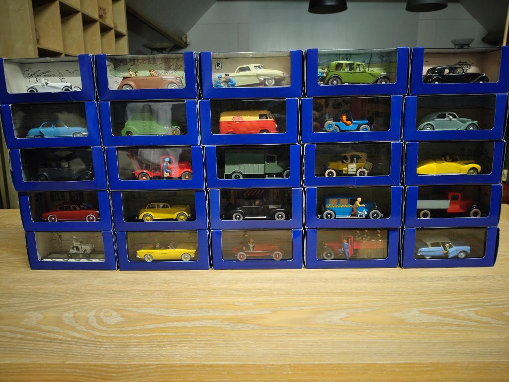 Complete collectie 70 auto's van Kuifje, Hobby en Vrije tijd, Modelauto's | 1:43, Ophalen of Verzenden, Zo goed als nieuw, Overige typen