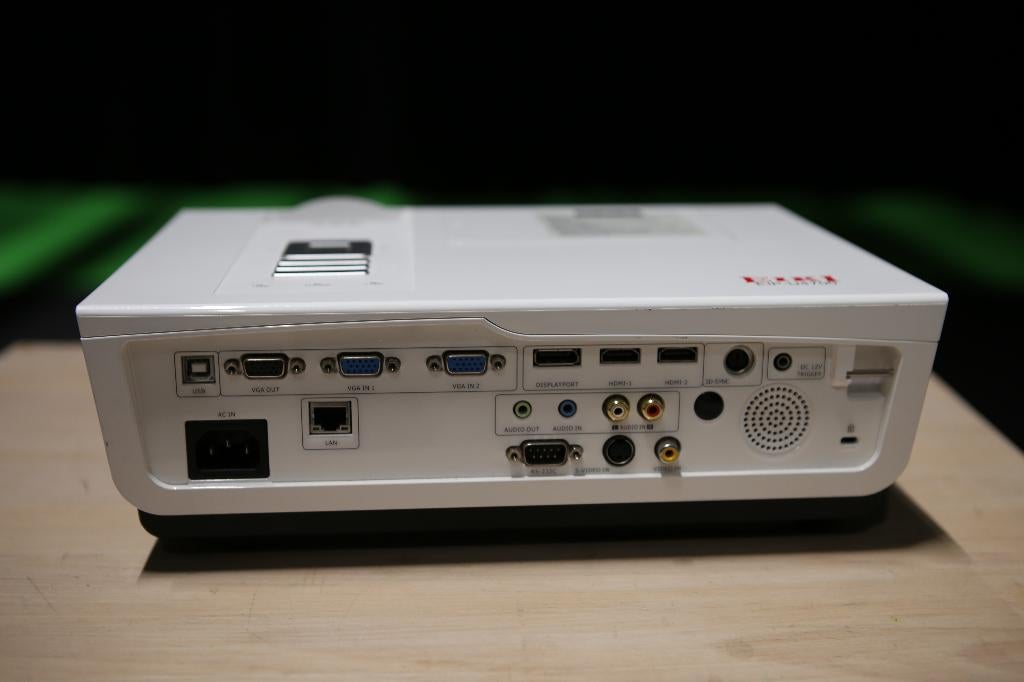 Eiki EIP-U4700, HD (WUXGA) beamer, 4700 ansilumen, Ophalen, Zo goed als nieuw, Eiki, DLP