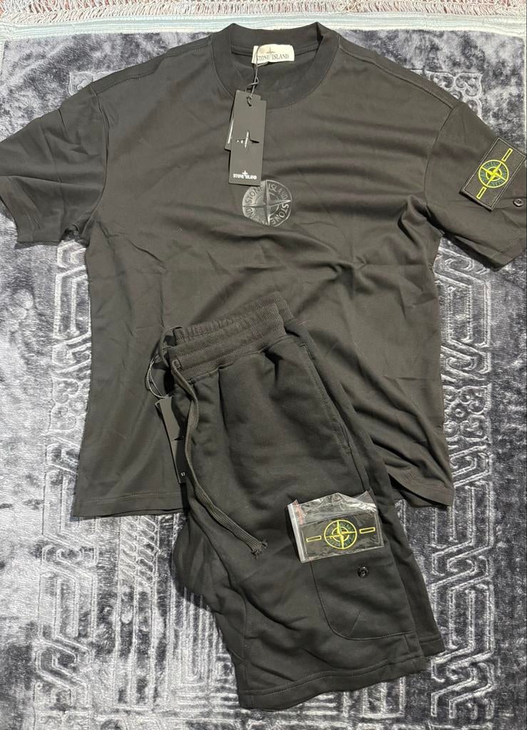 Stone Island T-shirt en korte broek set - Maat L, Kleding | Heren, T-shirts, Ophalen, Zo goed als nieuw, Maat 52/54 (L), Zwart