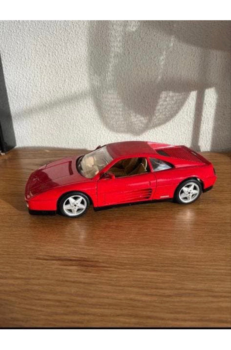 Schaalmodel Ferrari Rood 1:18, Hobby en Vrije tijd, Modelauto's | 1:18, Ophalen of Verzenden, Zo goed als nieuw