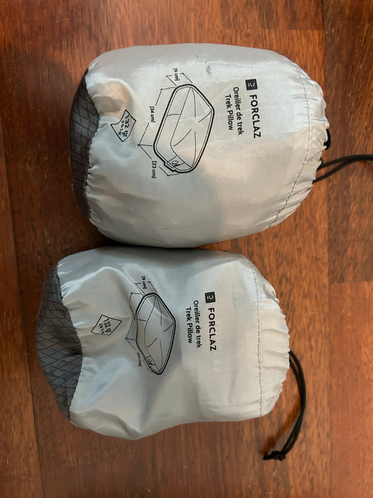 Twee Forclaz mt500 Trekking Kussens, Ophalen, Gebruikt