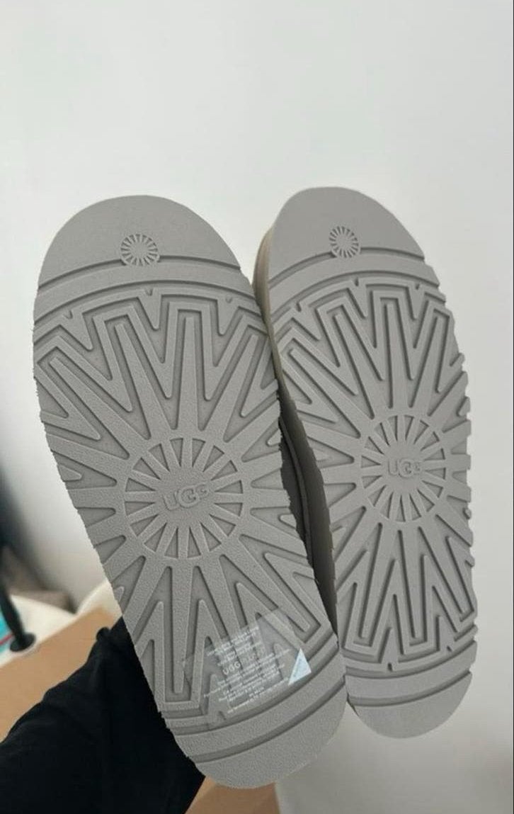 Nieuwe Uggs Tazz - Ongebruikt met factuur, Ophalen, Nieuw, Grijs, Pantoffels of Sloffen