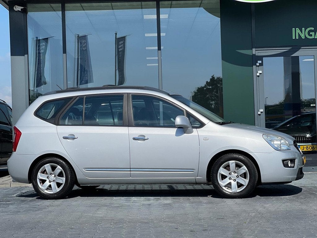 Kia Carens 2.0 CVVT X-ECUTIVE LEDER NAVIGATIE, Auto's, Kia, 1998 cc, Gebruikt, Zwart, 4 cilinders
