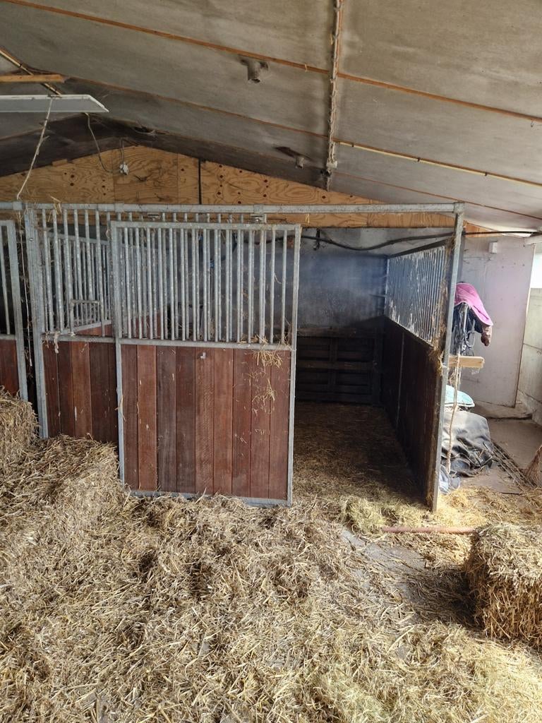 2 paardenboxen, Dieren en Toebehoren, Stalling, 2 of 3 paarden of pony's