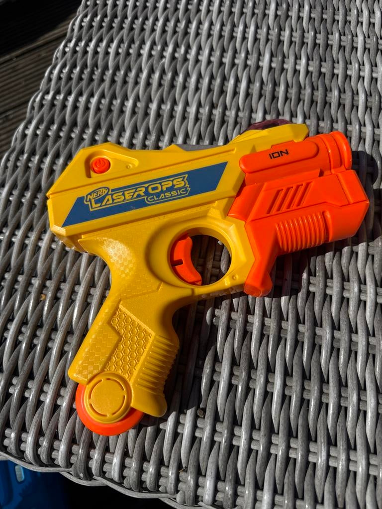 2 keer NERF Laser Ops Classic Ion Laserpistool Speelgoed, Ophalen of Verzenden, Zo goed als nieuw, Jongen of Meisje