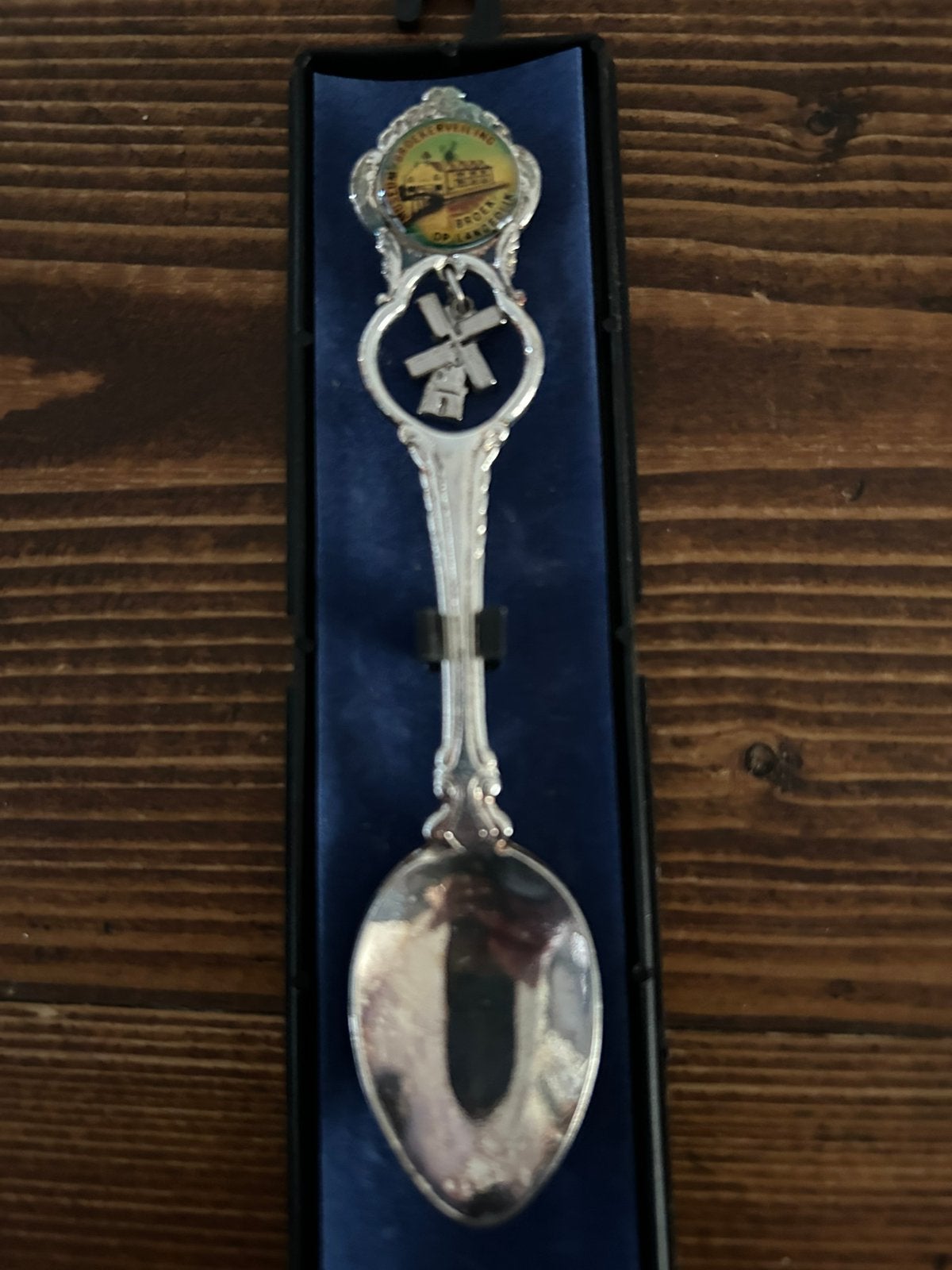 11 souvenir lepeltjes in doosje, Ophalen of Verzenden