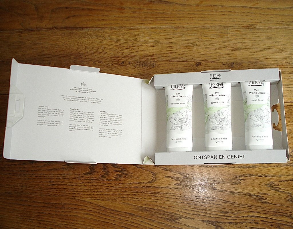 NIEUW: Therme 3x70 ml Zen White Lotus giftset / cadeauset, Ophalen of Verzenden, Nieuw, Bodylotion, Crème of Olie
