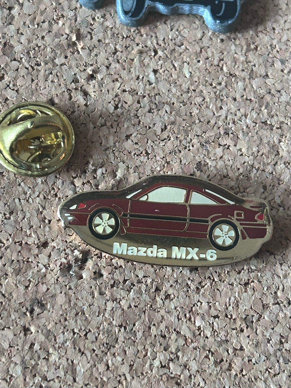 Mazda MX-6 Auto Pin Badge - Uniek Verzamelobject, Ophalen of Verzenden, Zo goed als nieuw, Transport, Speldje of Pin