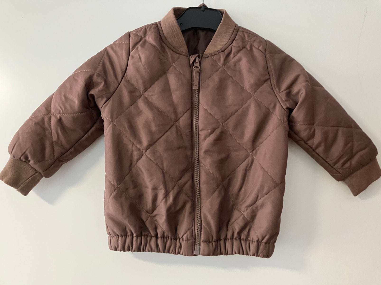 Nette tussenjas voor jongen maat 86, Kinderen en Baby's, Babykleding | Maat 86, Ophalen of Verzenden, Zo goed als nieuw, Jongetje