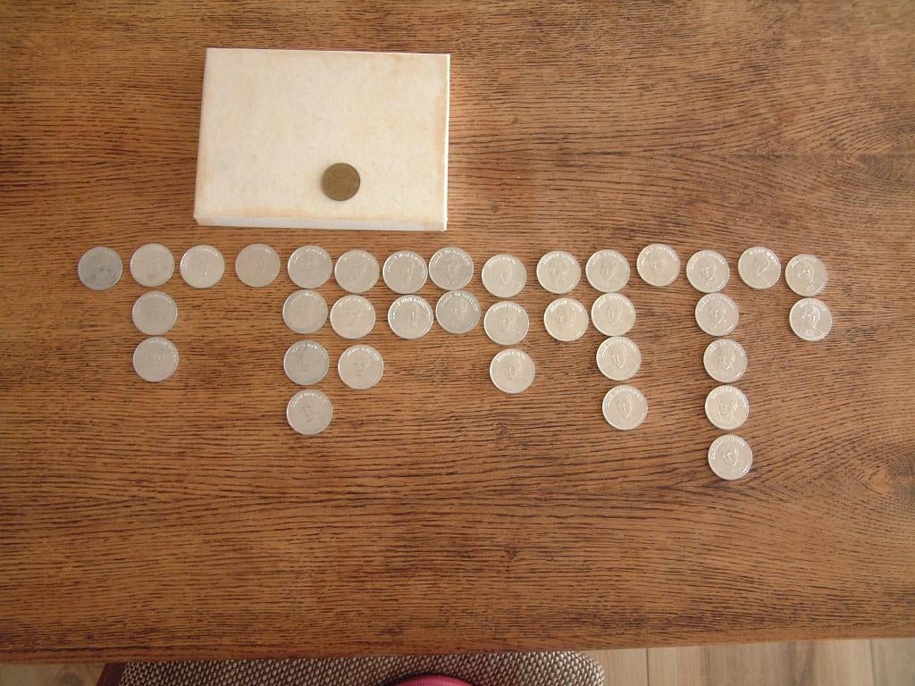35 Shell munten Voetbal Top 20 uit 1970 en 1 ruimtevaart, Ophalen of Verzenden, Gebruikt