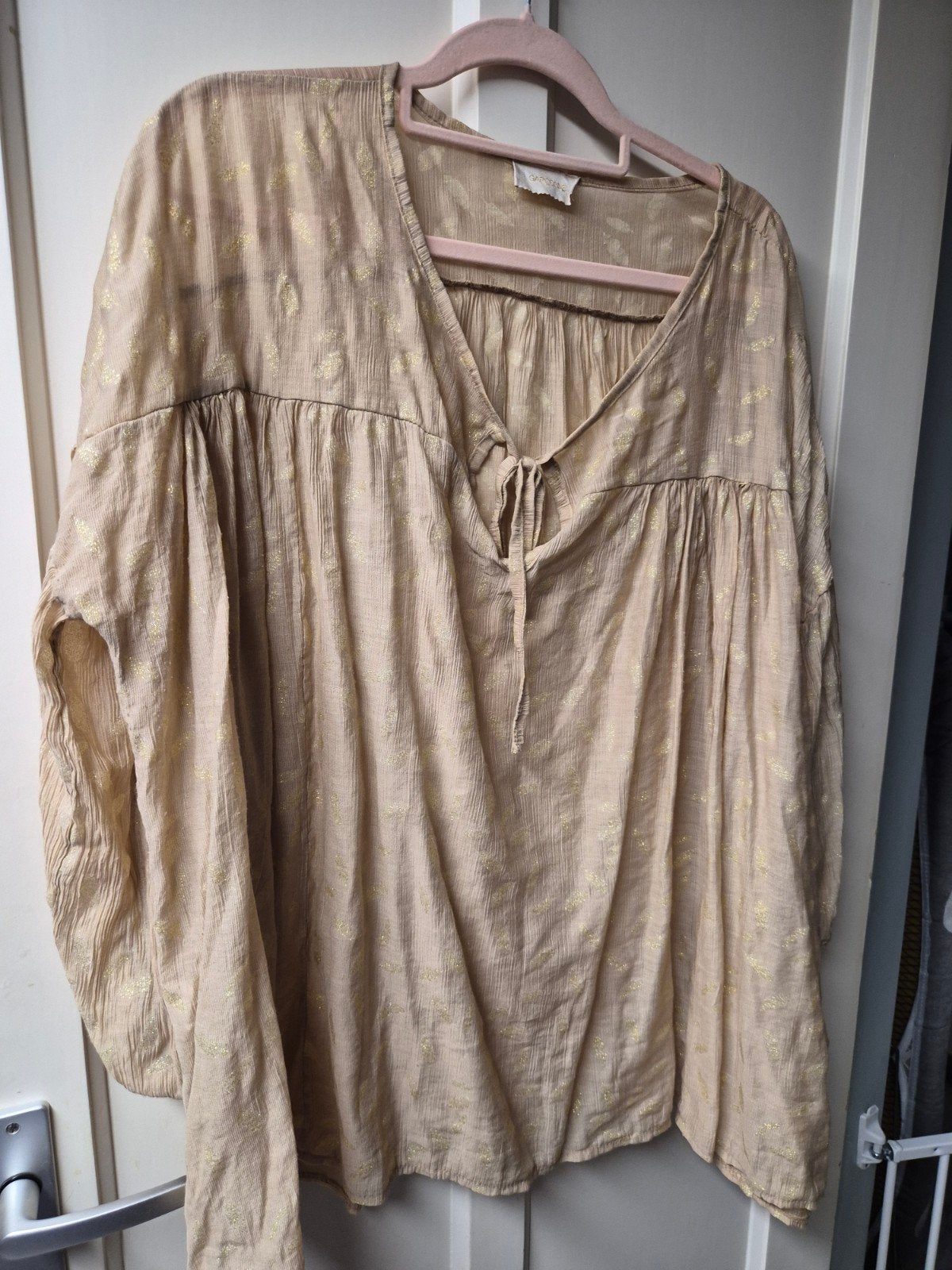 Garconne blouse met gouden stippen, Maat 38/40 (M), Beige, Ophalen of Verzenden, Zo goed als nieuw