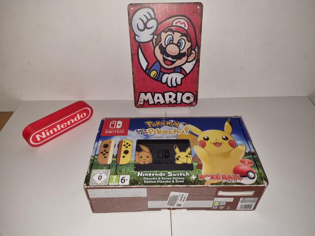 Nintendo Switch Let's Go Pikachu Edition, Nintendo, Zo goed als nieuw, Nintendo of Europe GmbH, Goldsteinstrasse 235, 60528 Frankfurt am Main, Germany