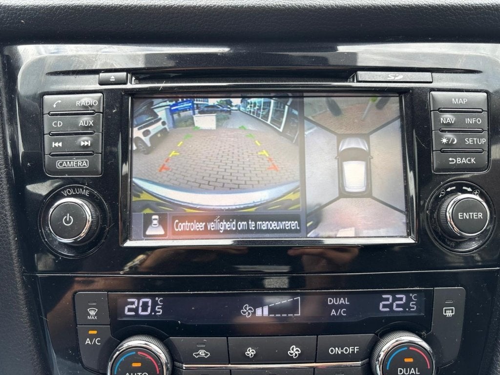 Foto 16 van Nissan QASHQAI 1.2 Connect Edition camara navi pano airco