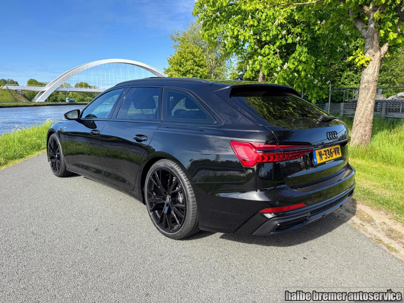 Audi A6 Avant 40 TFSI S-line Black optic|Pano|21 inch|Camera, Auto's, Audi, Dealer onderhouden, Gebruikt, Euro 6, Zwart