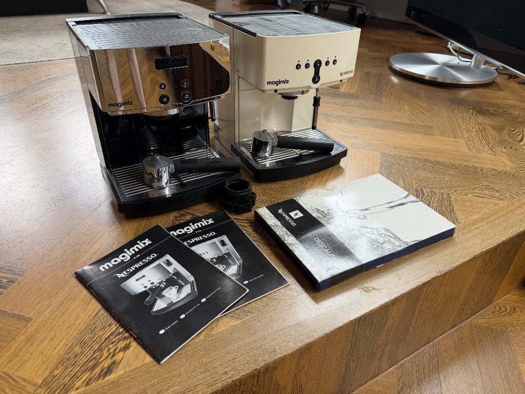 2x defect koffiezetapparaat Nespresso Magimix M250 & M300, Ophalen, Niet werkend, Koffiemachine