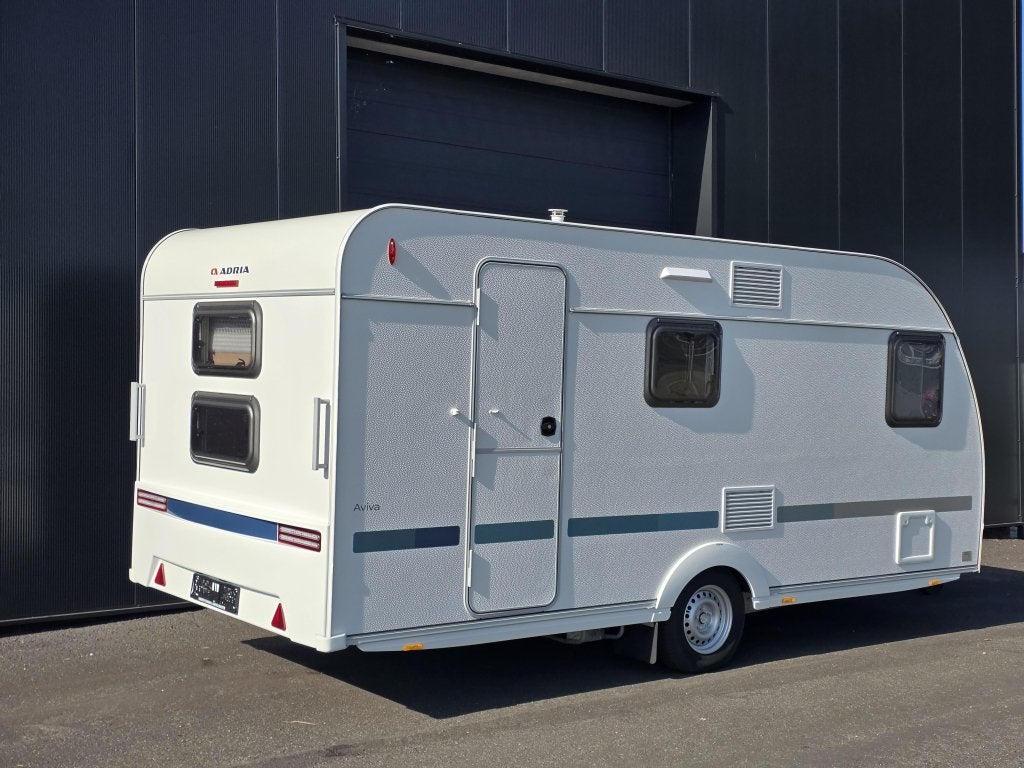 Adria Aviva 472 PK, Schokbreker, Overige typen, Bedrijf, Treinzit
