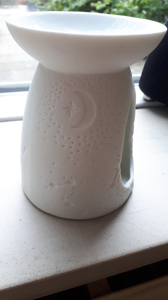 Witte keramische aromabrander met maan- en sterdesign, Ophalen of Verzenden, Zo goed als nieuw, Aroma