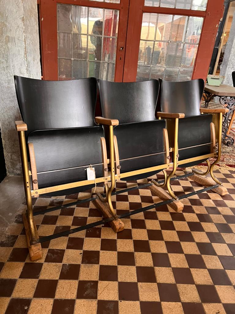 Bioscoop stoelen, Ophalen