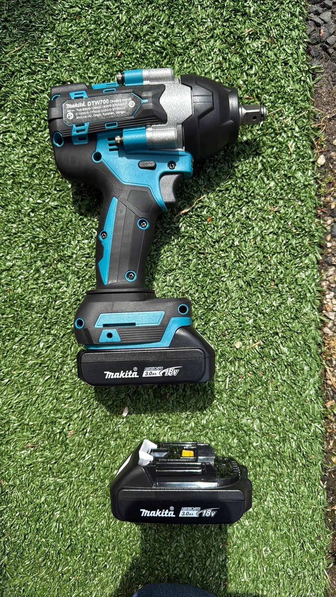 Nieuwe Makita DTW700 Accu Slagmoersleutel met 2x 3.0Ah accu, Ophalen of Verzenden, Nieuw, Overige typen