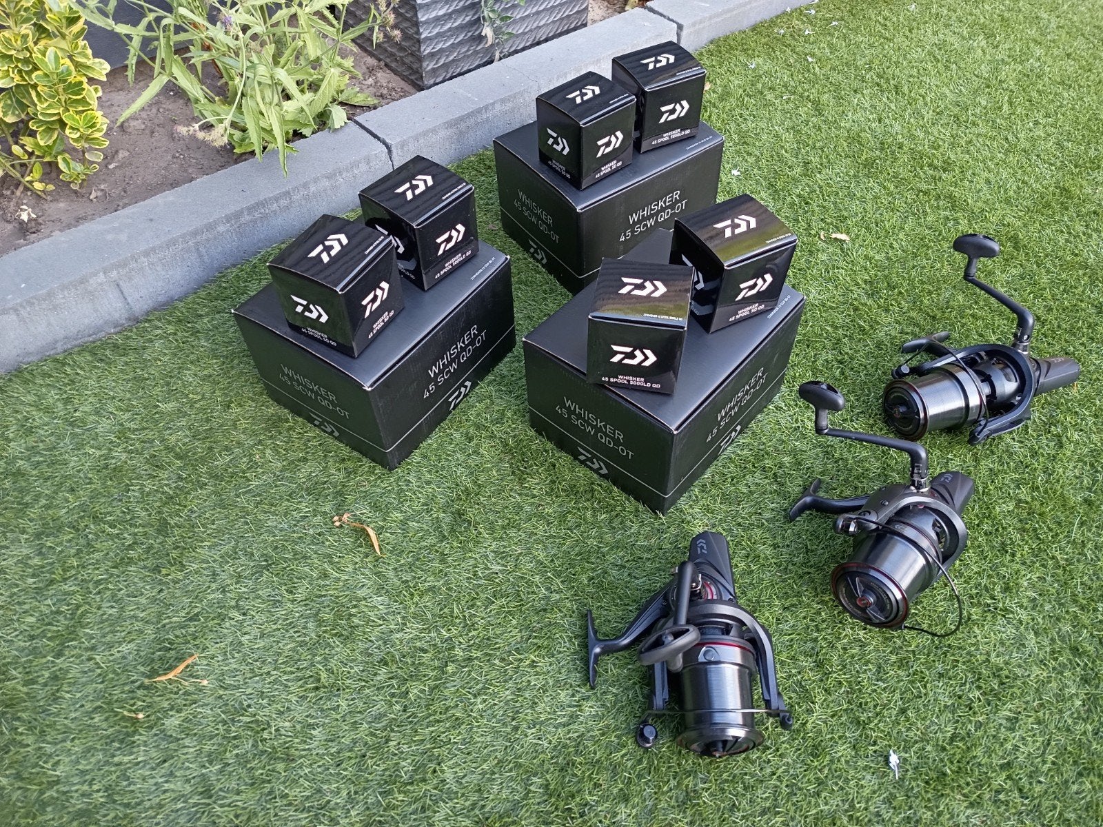 Te koop 3 daiwa whisker 45 scw qd nieuw staat vaste prijs, Watersport en Boten, Ophalen of Verzenden, Zo goed als nieuw, Molen