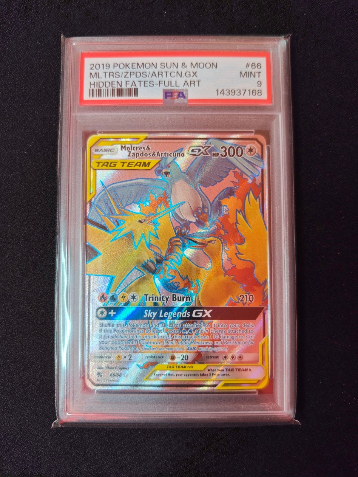 Moltres Zapdos Articuno Pokémon hidden fates PSA 9, Ophalen of Verzenden, Zo goed als nieuw