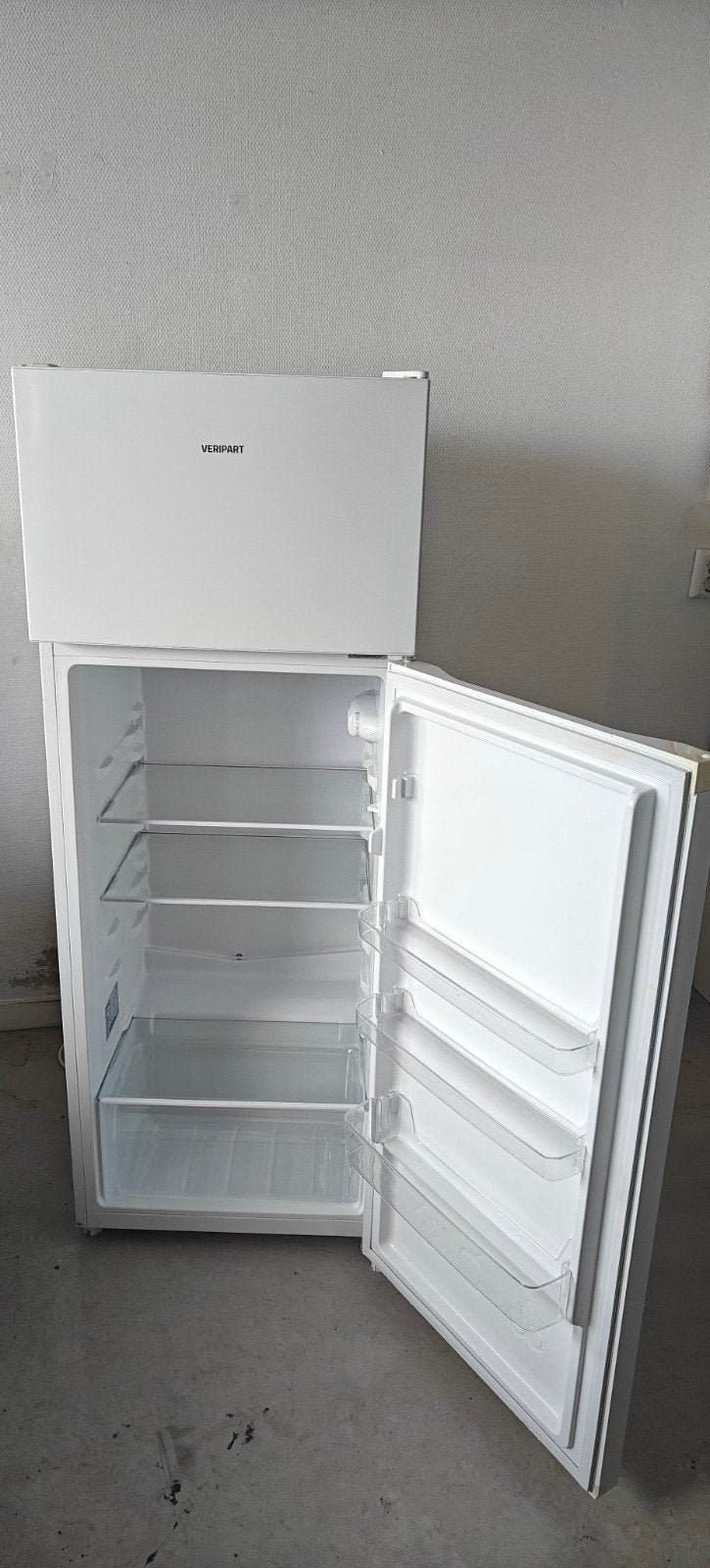 Veripart Koelvriescombi Koelkast VPKVC143, Witgoed en Apparatuur, Ophalen, Zo goed als nieuw, Met vriesvak