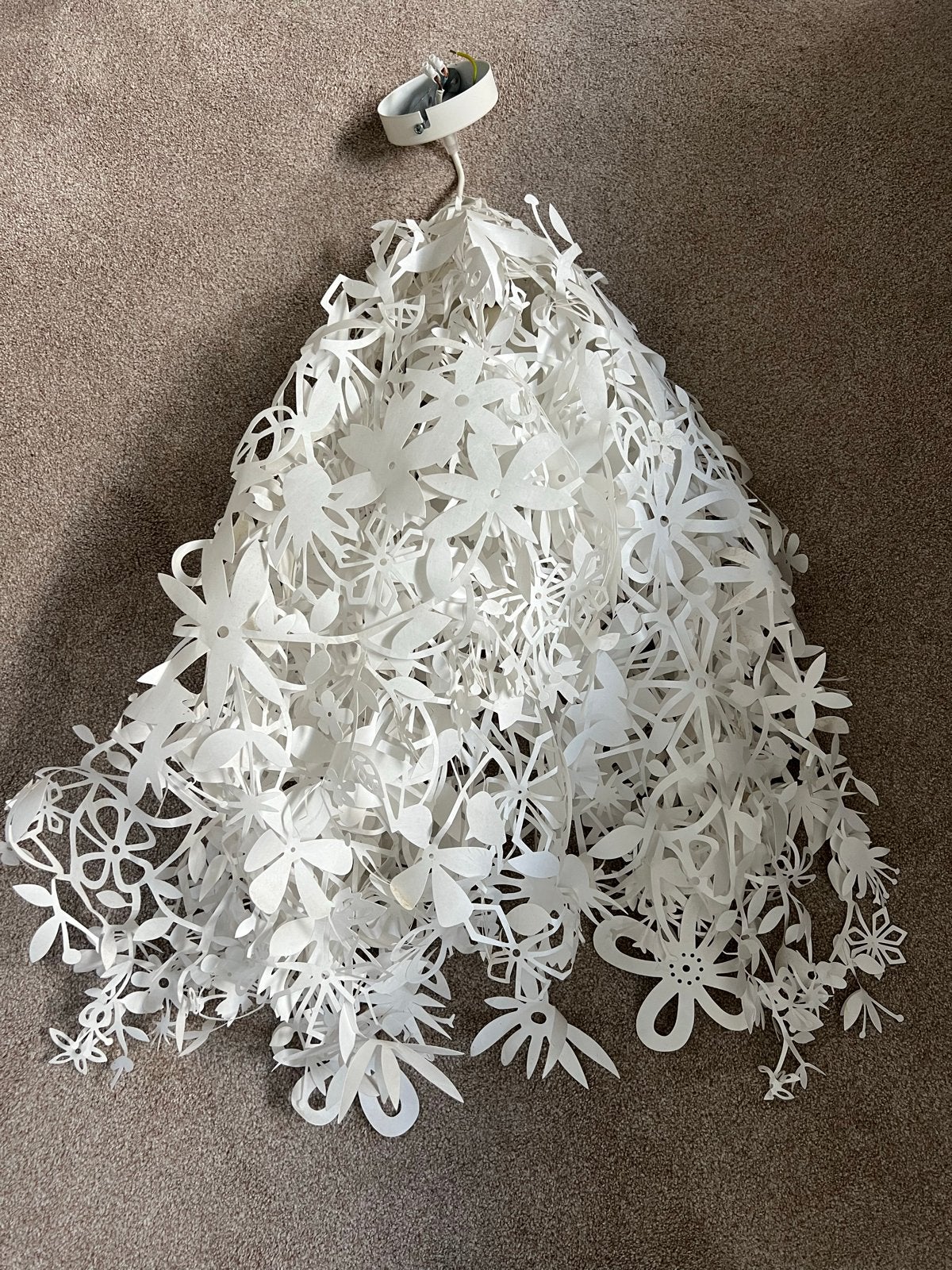 Witte bloemen hanglamp - uniek design, Overige materialen, Verzenden, 100 tot 150 cm, 50 tot 100 cm