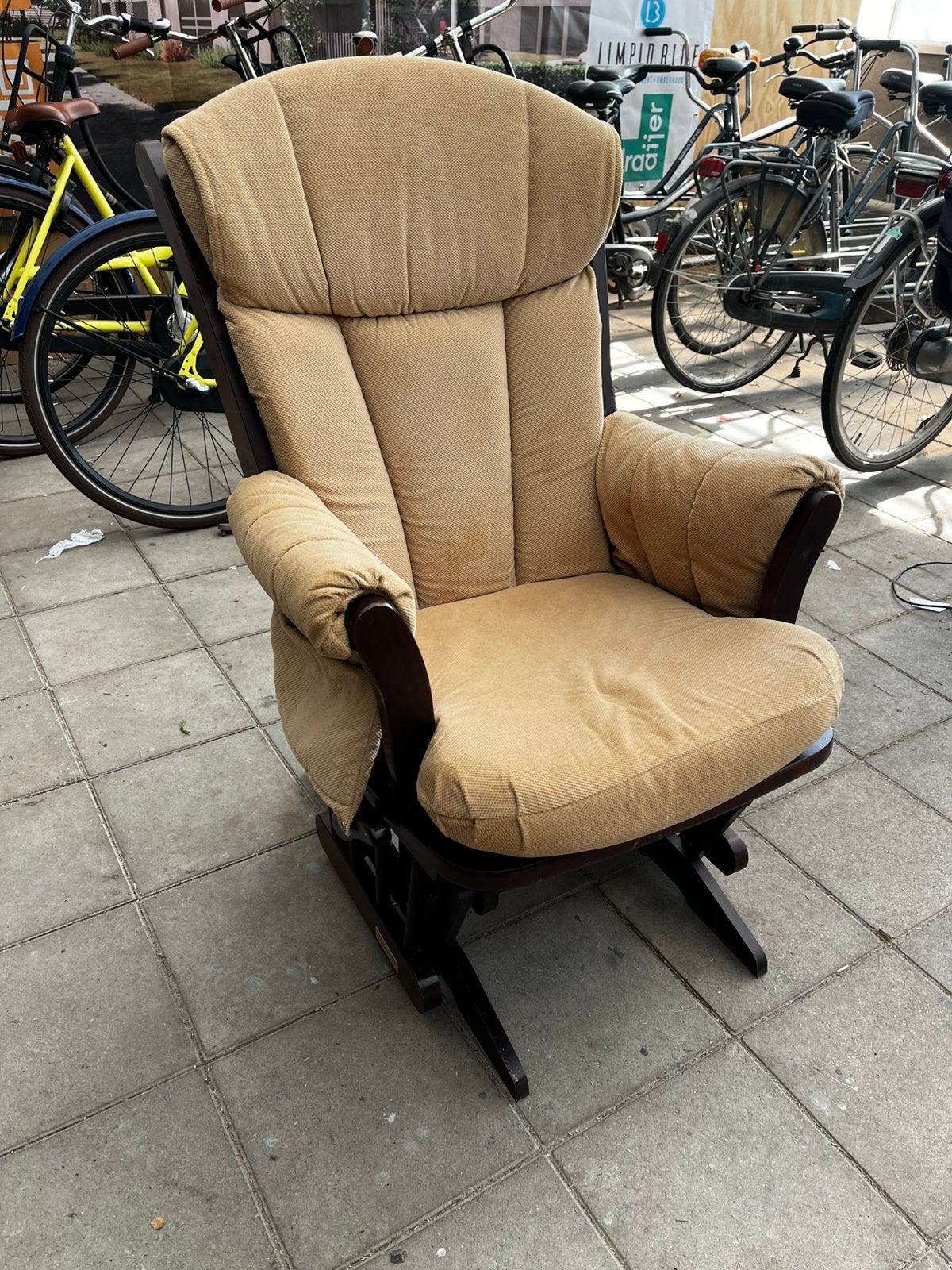 Houten schommelstoel (bijzondere uitvoering), Ophalen