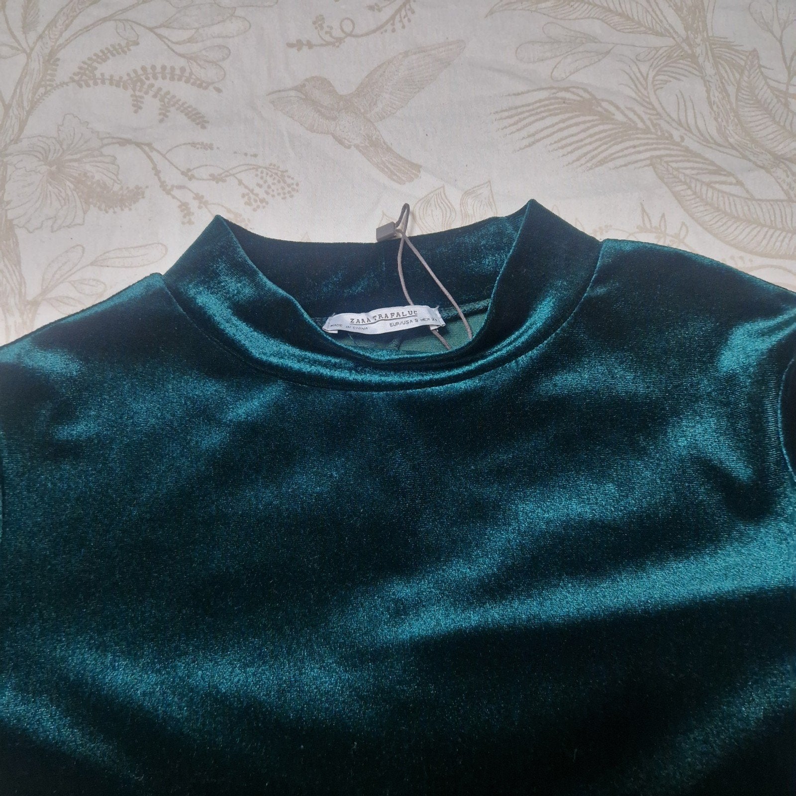 Zara fluwelen jurk groen maat S - Nieuw met prijskaartje, Kleding | Dames, Jurken, Zara, Nieuw, Ophalen of Verzenden, Maat 36 (S)