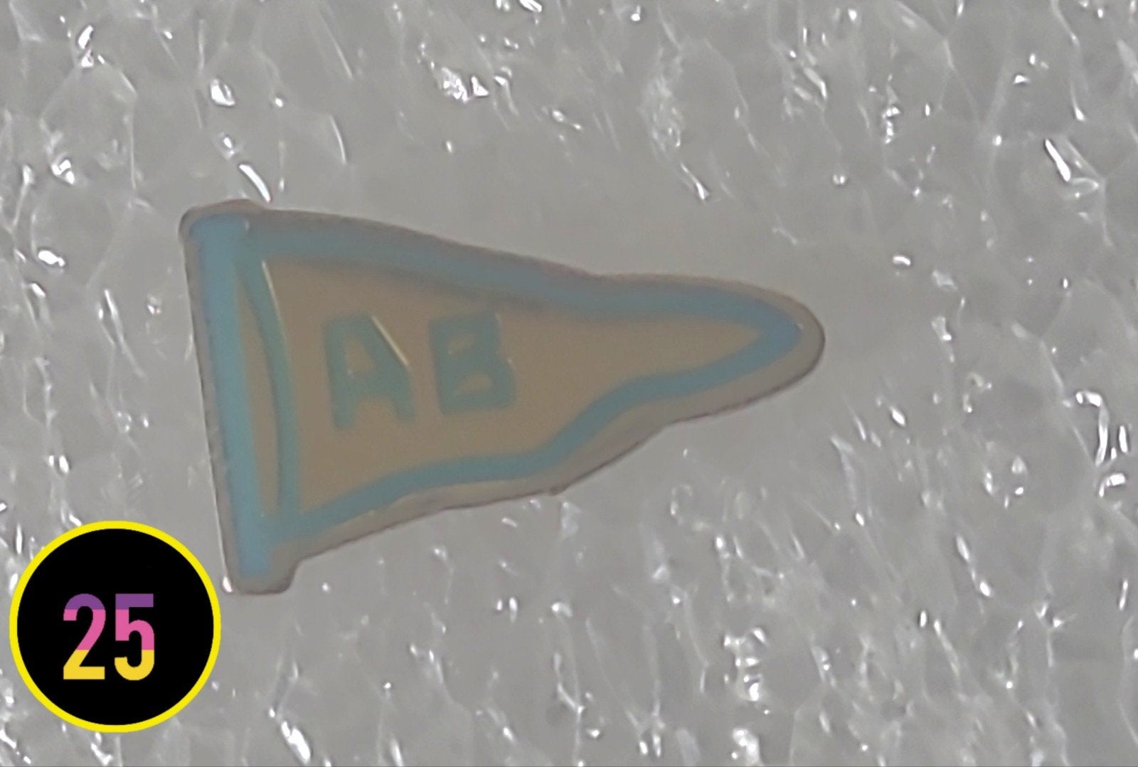 Vintage AB vlaggetje pin - Uniek verzamelobject, Verzamelen, Verzenden