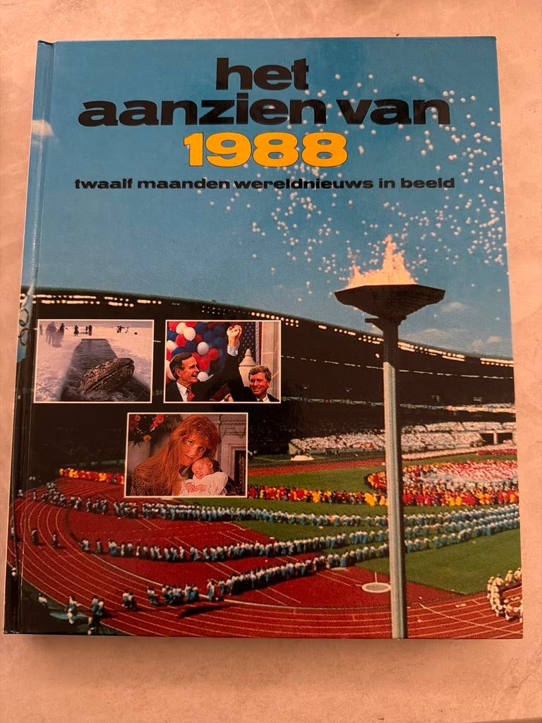 Het Aanzien van 1988: Twaalf Maanden Wereldnieuws, Boeken, Ophalen of Verzenden, Gelezen, Overige typen