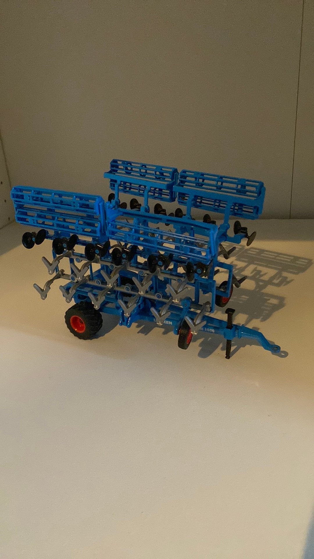 Lemken miniatuur ciltivator siku, Hobby en Vrije tijd, Modelauto's | 1:32, Ophalen of Verzenden, Gebruikt, Tractor of Landbouw