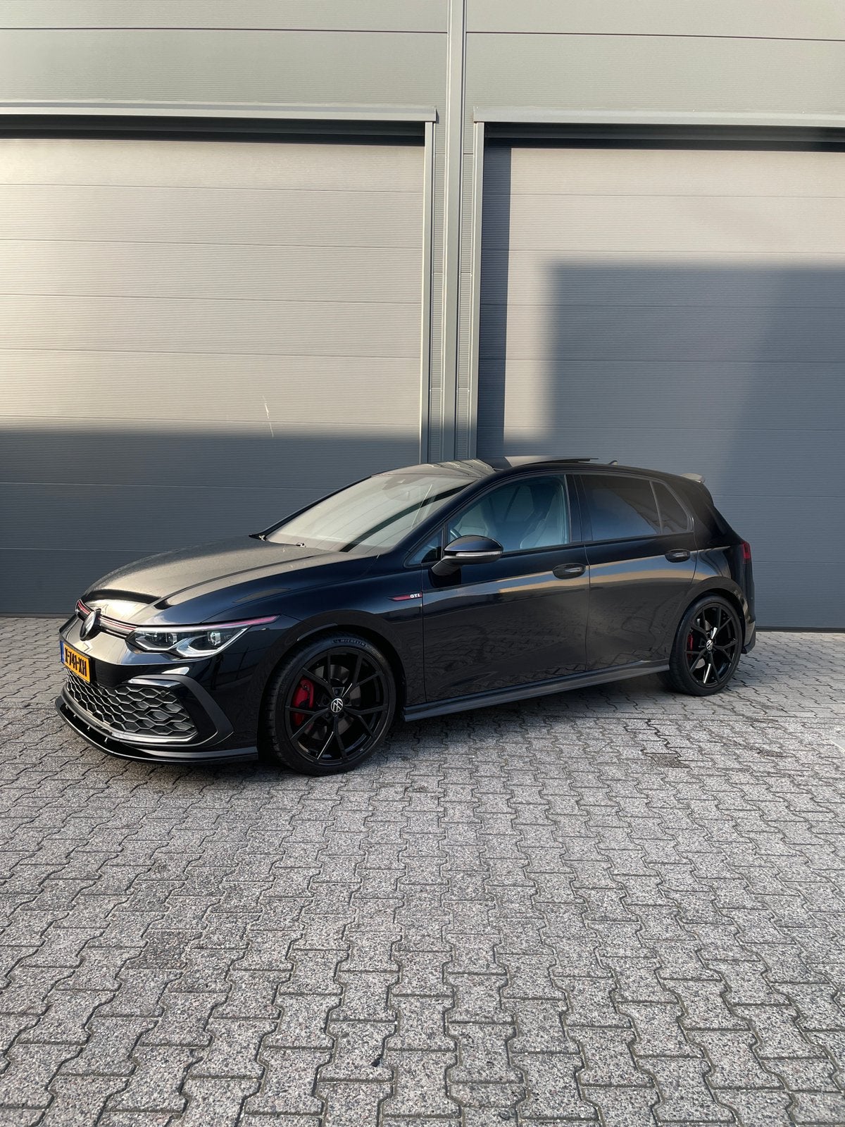 Volkswagen Golf 2.0 TSI 245pk 7-DSG 2021 Zwart, Auto's, Volkswagen, 730 kg, 1363 kg, Zwart, 4 cilinders