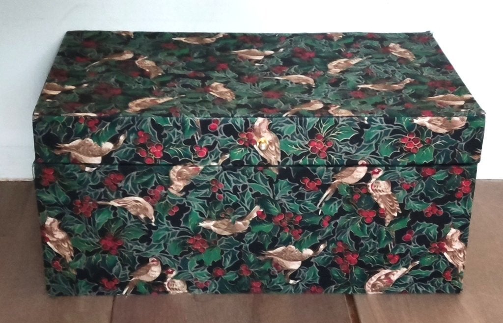 Kistje met textiel bekleding met vogels, Minder dan 50 cm, Gebruikt, Minder dan 50 cm, Ophalen of Verzenden