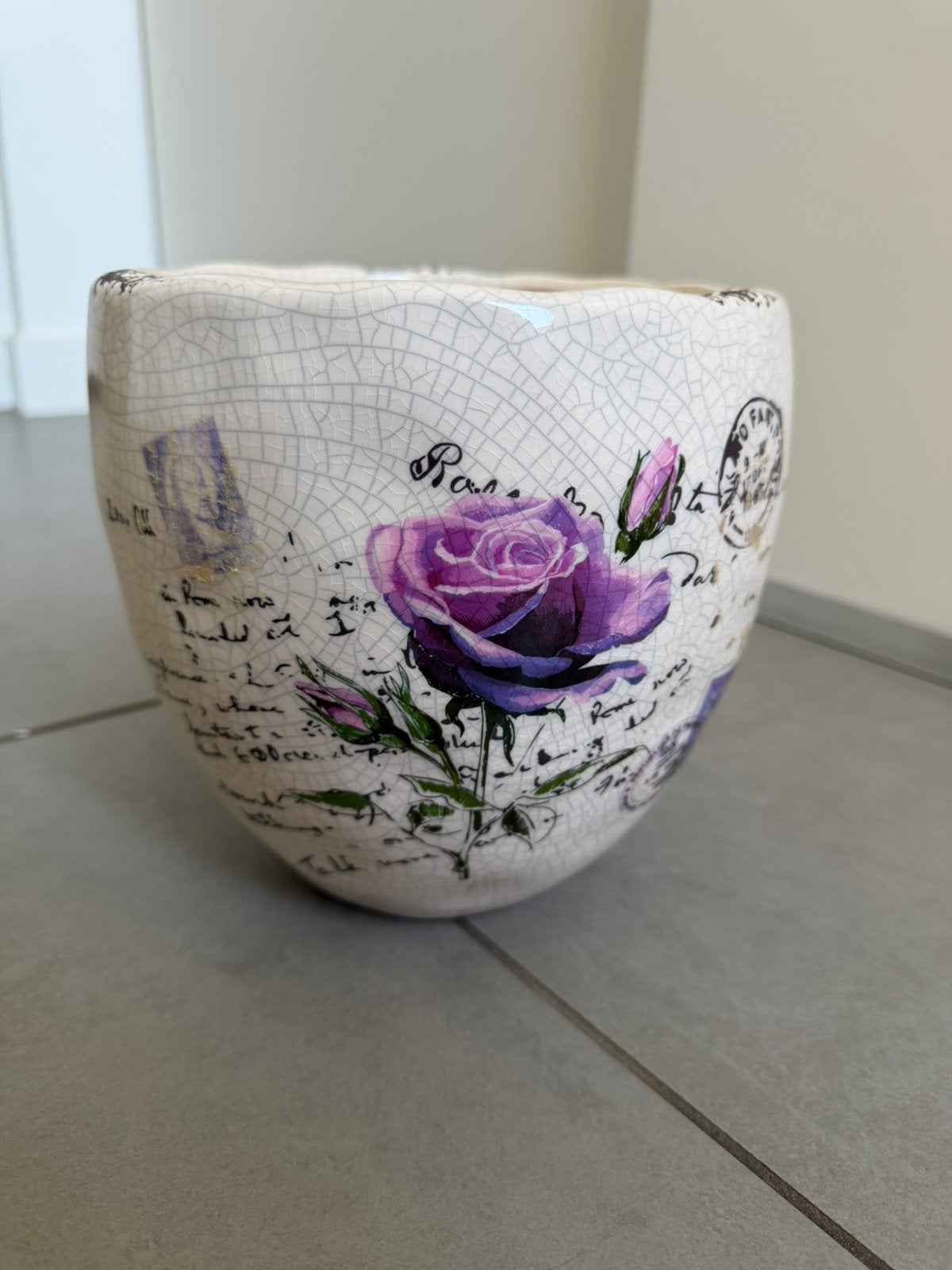 Bloempot met paarse roos, Ophalen, Rond, Zo goed als nieuw, Aardewerk