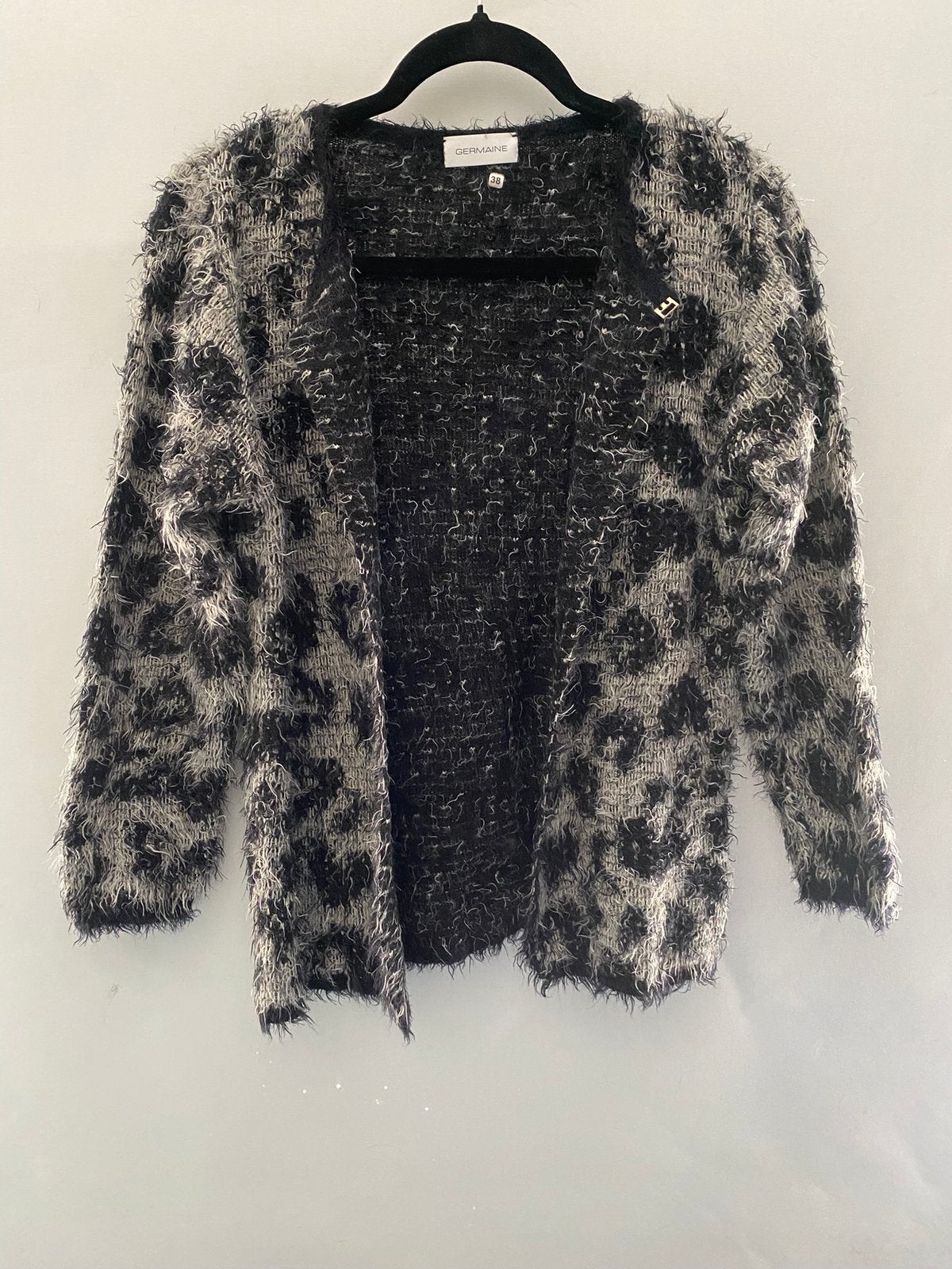 Germaine fluffy vest luipaardprint grijs-zwart – Maat 38 / M, Ophalen of Verzenden, Zo goed als nieuw, Maat 38/40 (M), Grijs